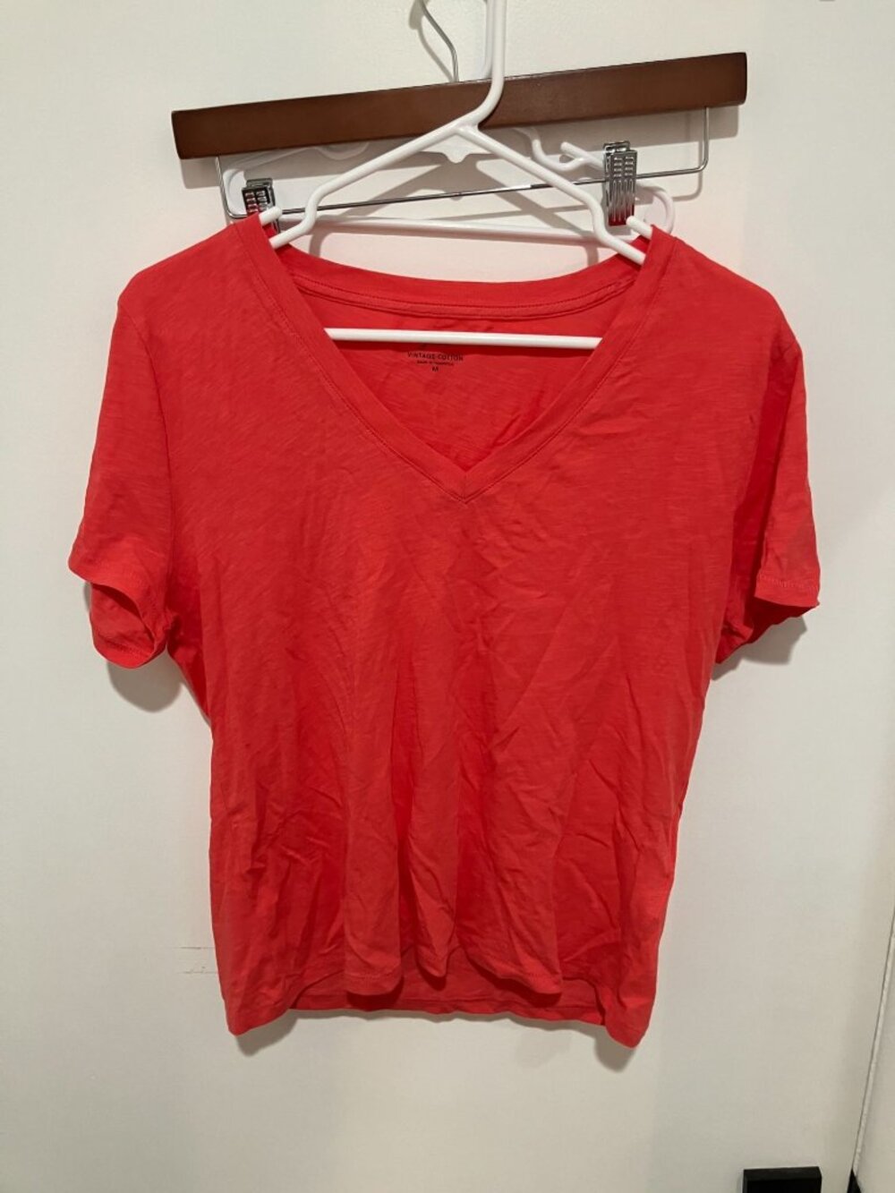 J.Crew Vintage 100% Cotton Slub V-Neck T-Shirt Coral Red Pink Medium Tee